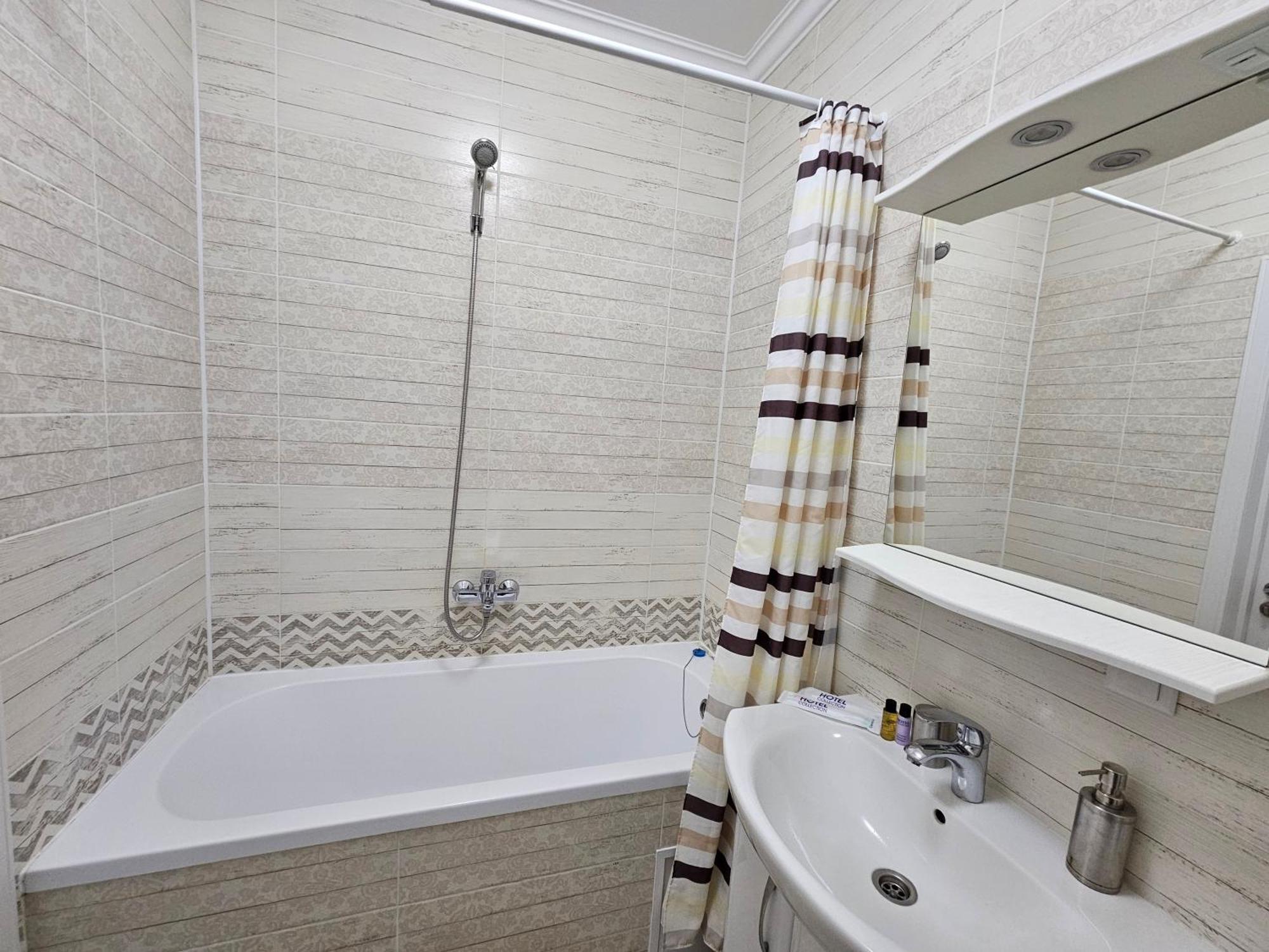 Ernaz Plus Apartments: Promenade Expo アスターナ エクステリア 写真